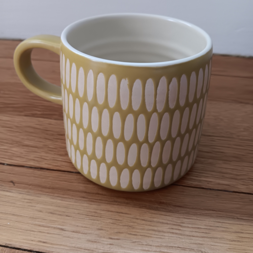 Cream and Light Green Patterned Mug - Picture 2 of 6
